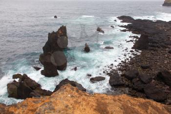 Iceland Reykjanes peninsula rocky volcanic sulfur stones shore coast line landscape