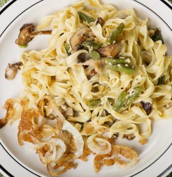 Pasta with Green Beans and Mushrooms