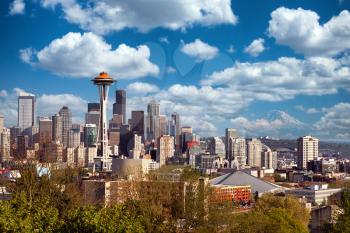 Seattle, Washington State, USA with view of Mount Rainier in background 