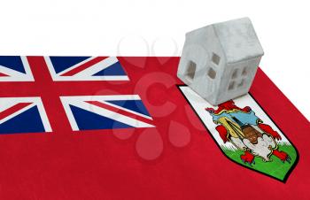 Small house on a flag - Living or migrating to Bermuda