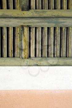 window  varese palaces italy abstract      wood venetian blind in the concrete  brick
