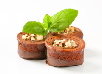 Mini chocolate cakes with hazelnut filling