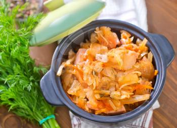 fried cabbage with tomato sauce