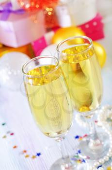 champagne flutes