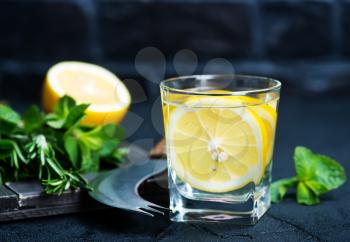  drink with lemon and lime, detox drink