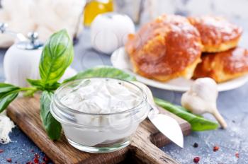 fresh bread with basil and cottage cheese