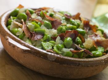 Royalty Free Photo of Baby Broad Beans and Ham or Jamon au Favas