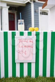 Homemade Lemonade Stand In Front Garden
