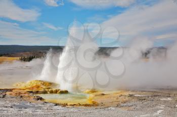 Autumn to Yellowstone national park. The well-known geysers and hot sources
