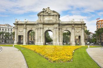 Royal Triumphal arch near to park Buen-Retiro