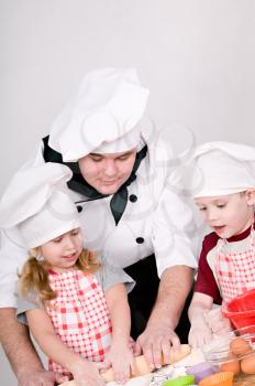 The chef teaches kids to cook