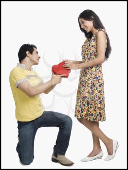 Man proposing to a woman