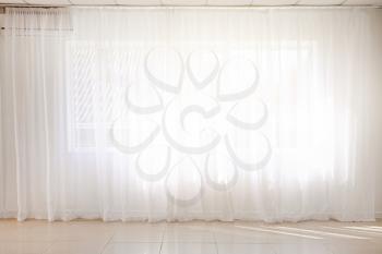 Light curtains in empty room�