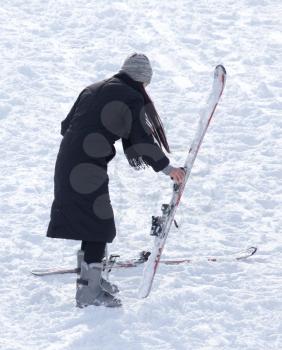 woman skiing in the winter
