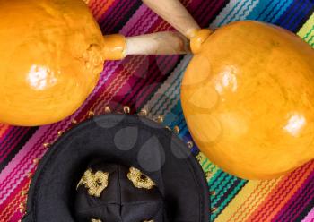 Flat view of maracas, sombrero and sombrero for Cinco de Mayo concept. 