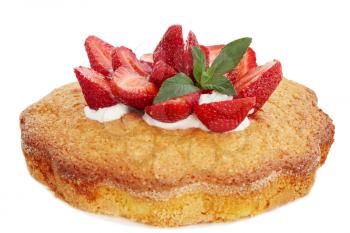 Sponge cake with butter cream and strawberries