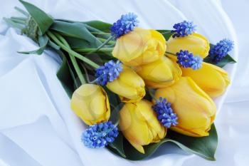 wedding spring bouquet of tulips and muscari