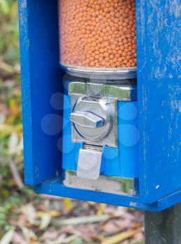 Machine for tourists - Paying to feed the animals - The Netherlands
