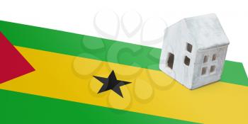 Small house on a flag - Living or migrating to Sao Tome and Principe