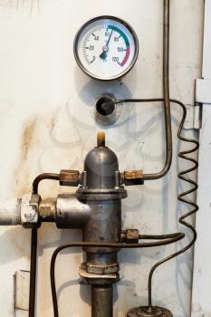 thermometer and reducer of used gas boiler for home heating