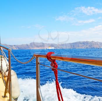 rope    and metal  in the blue say ocean mediterranean sea