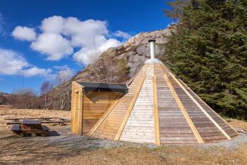 Small wooden free for use camping house in Norway