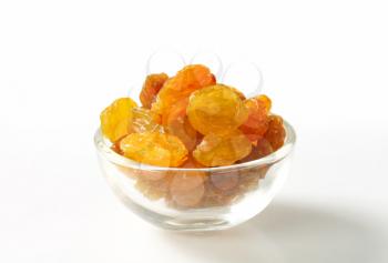 Sultana raisins in a small glass bowl