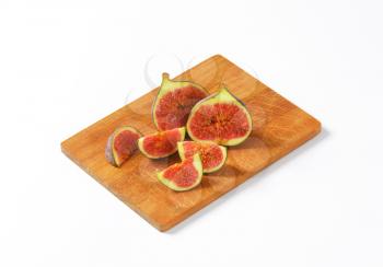 Fresh figs cut into halves and wedges