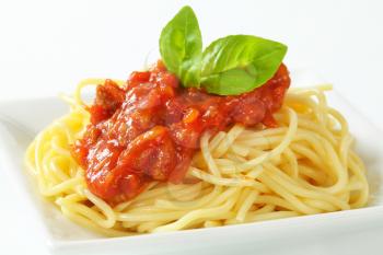 Spaghetti with sweet and sour sauce