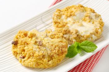 Italian almond cookies (Mini Sbrisolona cakes)