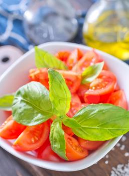 salad with tomato