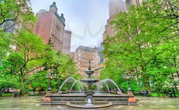 Fountain in City Hall Park in Manhattan - New York City, United States