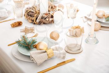 Beautiful table setting for Christmas dinner�