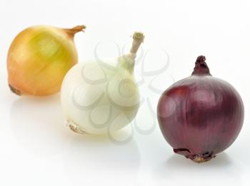 red, yellow and white onions