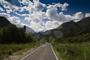 The road to the mountains on the nature