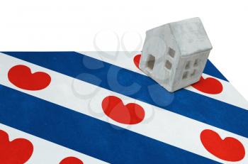 Small house on a flag - Living or migrating to Friesland