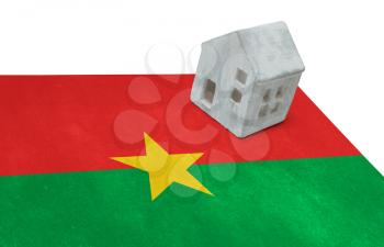 Small house on a flag - Living or migrating to Burkina Faso