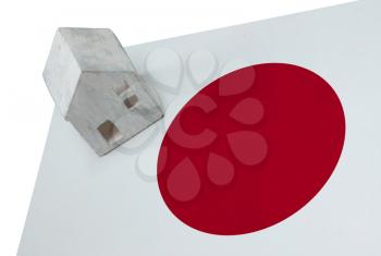 Small house on a flag - Living or migrating to Japan
