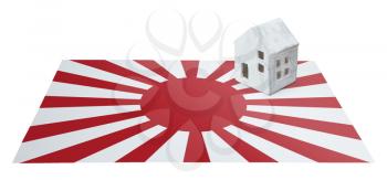 Small house on a flag - Living or migrating to Japan