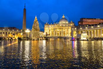 Basilica of Saint Peter in Vatican at winter christmas night