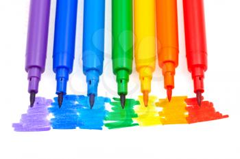 top view of tips of rainbow color felt pens