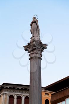 Madonna dei Noli column on Piazza Garibaldi in Padua, Italy