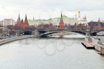 Moskva River, Bolshoy Kamenny Bridge, Kremlin in Moscow in autumn day