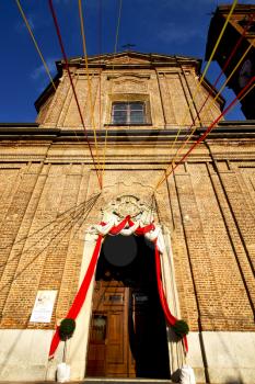  church  in  the     samarate  closed brick tower sidewalk italy  lombardy     old