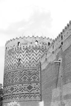 blur in iran shiraz the old castle   city defensive architecture near a garden
