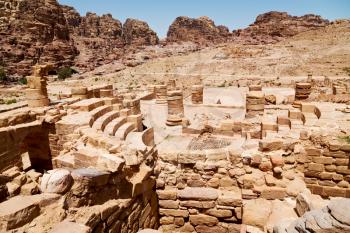 in petra jordan the antique street full of columns and architecture  heritage
