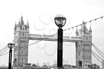 london tower in england old bridge and the cloudy sky