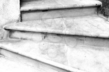 in london  monument  old steps and marble ancien line 