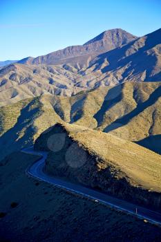 in ground africa morocco the bush  dry atlas mountain