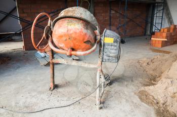 Portable concrete or mortar mixer, construction site equipment